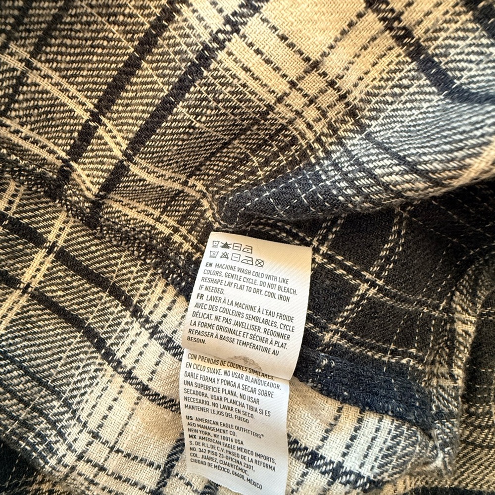 American Eagle Outfitters Navy & white Plaid High- Low Oversized button Shirt - Picture 6 of 6